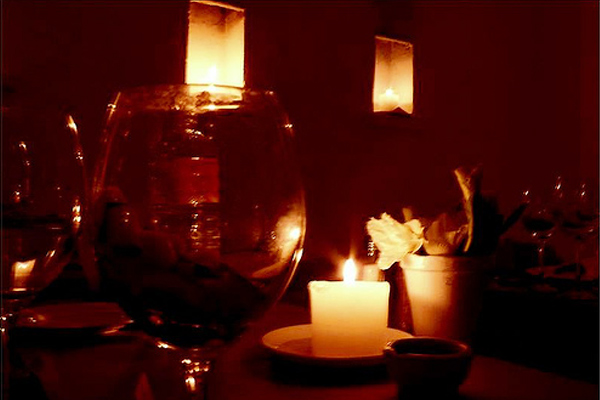 Candle-light-dinne