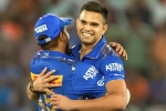 Arjun Tendulkar breaking updates, Arjun Tendulkar breaking updates, arjun tendulkar gets his first wicket in ipl, Arjun tendulkar