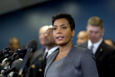 Atlanta Mayor Stops Accepting Immigration Detainees over Separations, Signs Executive Order