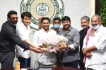 Chiranjeevi, Chiranjeevi, megastar resolves the movie tickets issue in andhra pradesh, Jaganmohan reddy