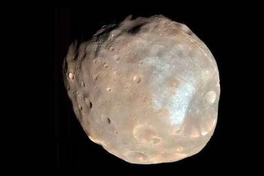 NASA&#039;s Pic Of Martian Moon Phobos breaks the Internet