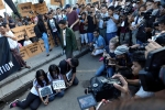 Kyaw Soe Oo, Reuters journalists, dozens protest against jailing of reuters reporters, Kyaw soe oo