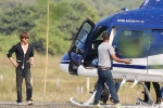 Shah Rukh Khan chopper, Shah Rukh Khan news, srk hires a chopper to reach the sets of zero, Abhay deol