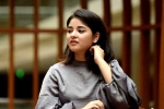 zaira wasim age, Zaira Wasim quits bollywood, zaira wasim quits bollywood to focus on her faith islam, Dangal