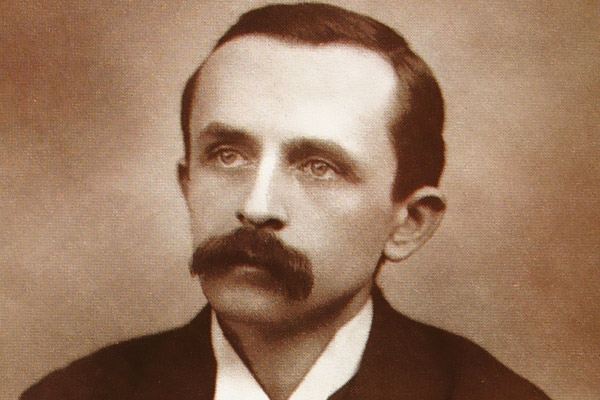 J.M. Barrie},{J.M. Barrie