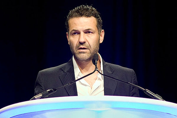 Khaled Hosseini},{Khaled Hosseini