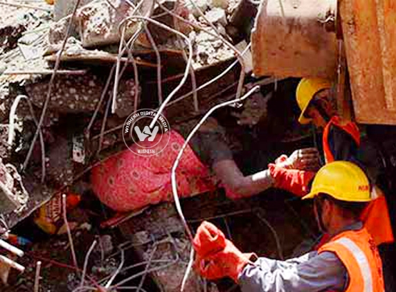 30 year old Building belong to Municipality Collapses},{30 year old Building belong to Municipality Collapses