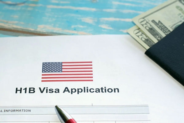 USA Hikes H-1B Visa Premium Processing Fee from March USA Hikes H-1B Visa Premium Processing Fee from March