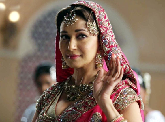 Madhuri Dixit to perform mujra in Dedh Ishqiya