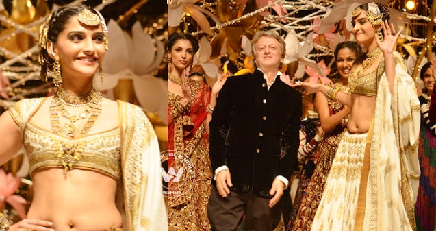 Sonam, Rohit Bal breaks into a gig during ramp walk},{Sonam, Rohit Bal breaks into a gig during ramp walk