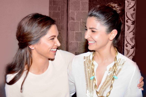 Deepika Dares Kissing Anushka Amid Ban Trend!},{Deepika Dares Kissing Anushka Amid Ban Trend!